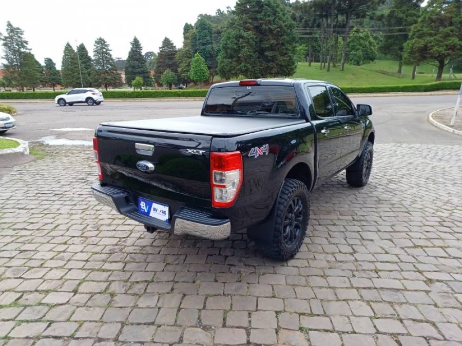 FORD - RANGER - 2017/2018 - Preta - R$ 139.990,00