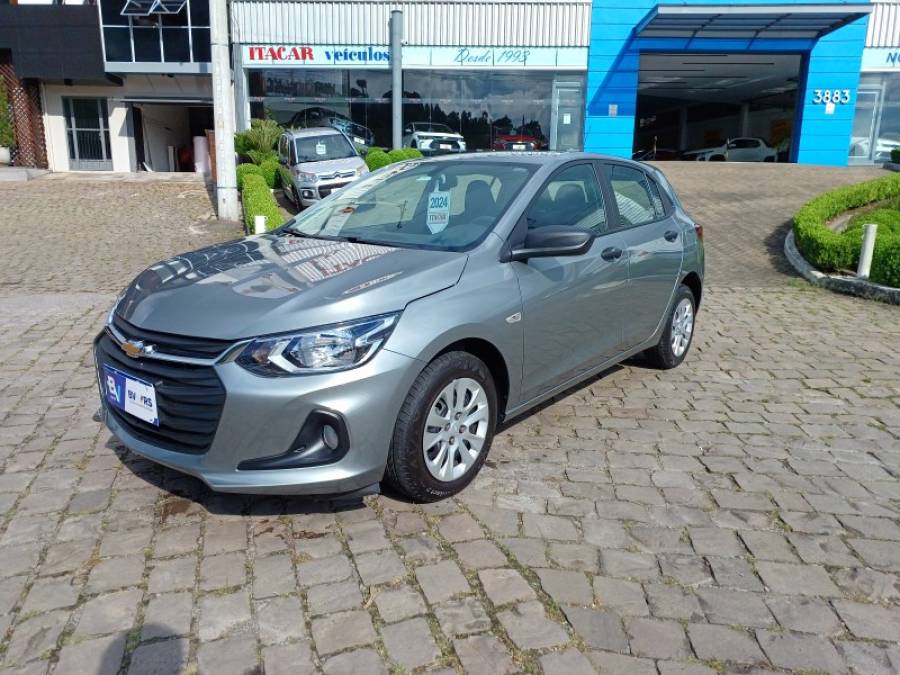 CHEVROLET - ONIX - 2023/2024 - Prata - R$ 94.990,00